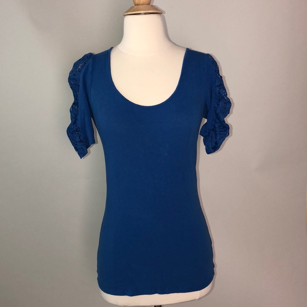 💙Top with lace details💙